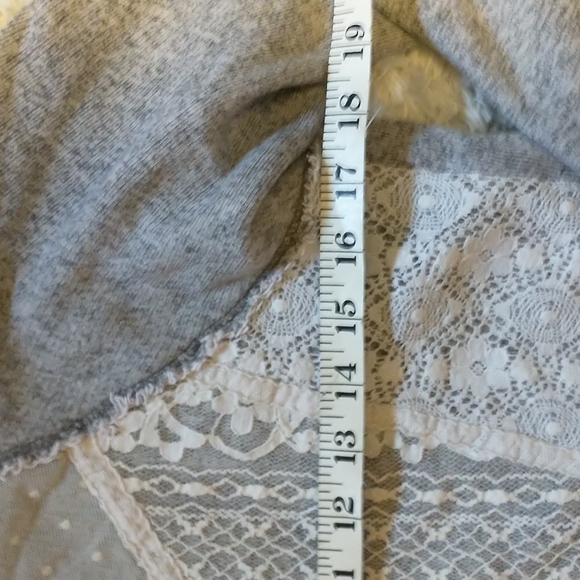 Jolt women's size L long-sleeved pull-over lace bodice top - Picture 4 of 8